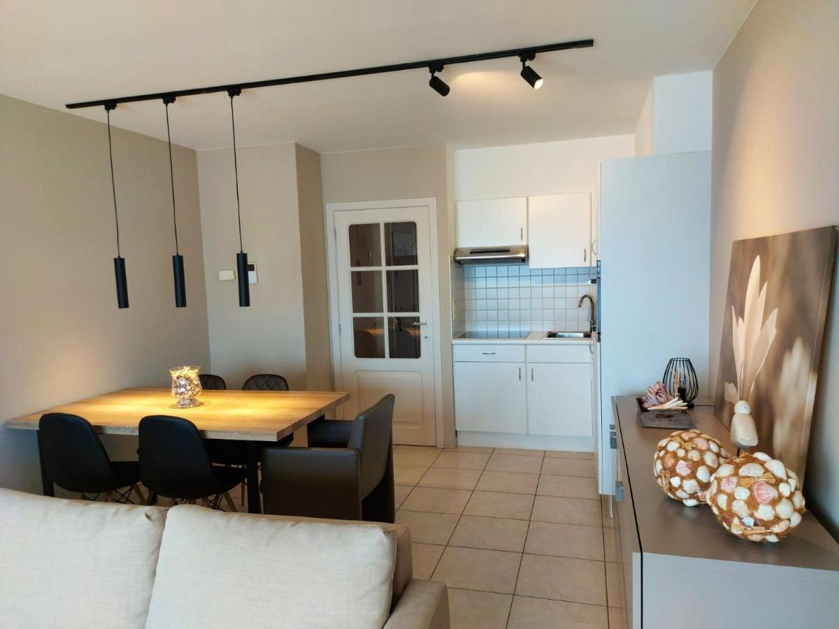 Appartement Met Zeezicht En Verwarmd Zwembad Остенде Экстерьер фото