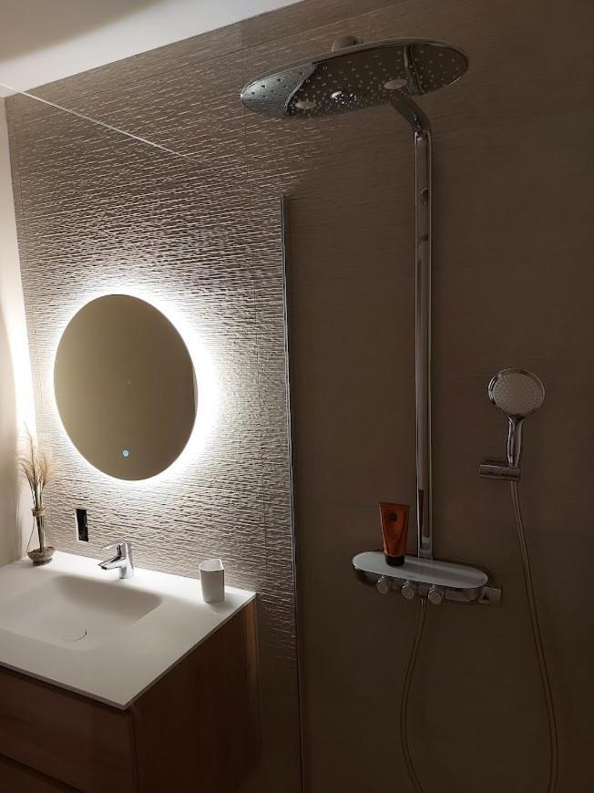 Appartement Met Zeezicht En Verwarmd Zwembad Остенде Экстерьер фото